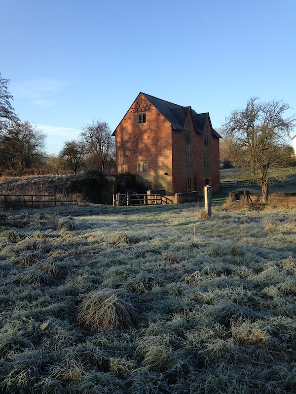 2014-12-16 Dumbleton Mill in a morning frost